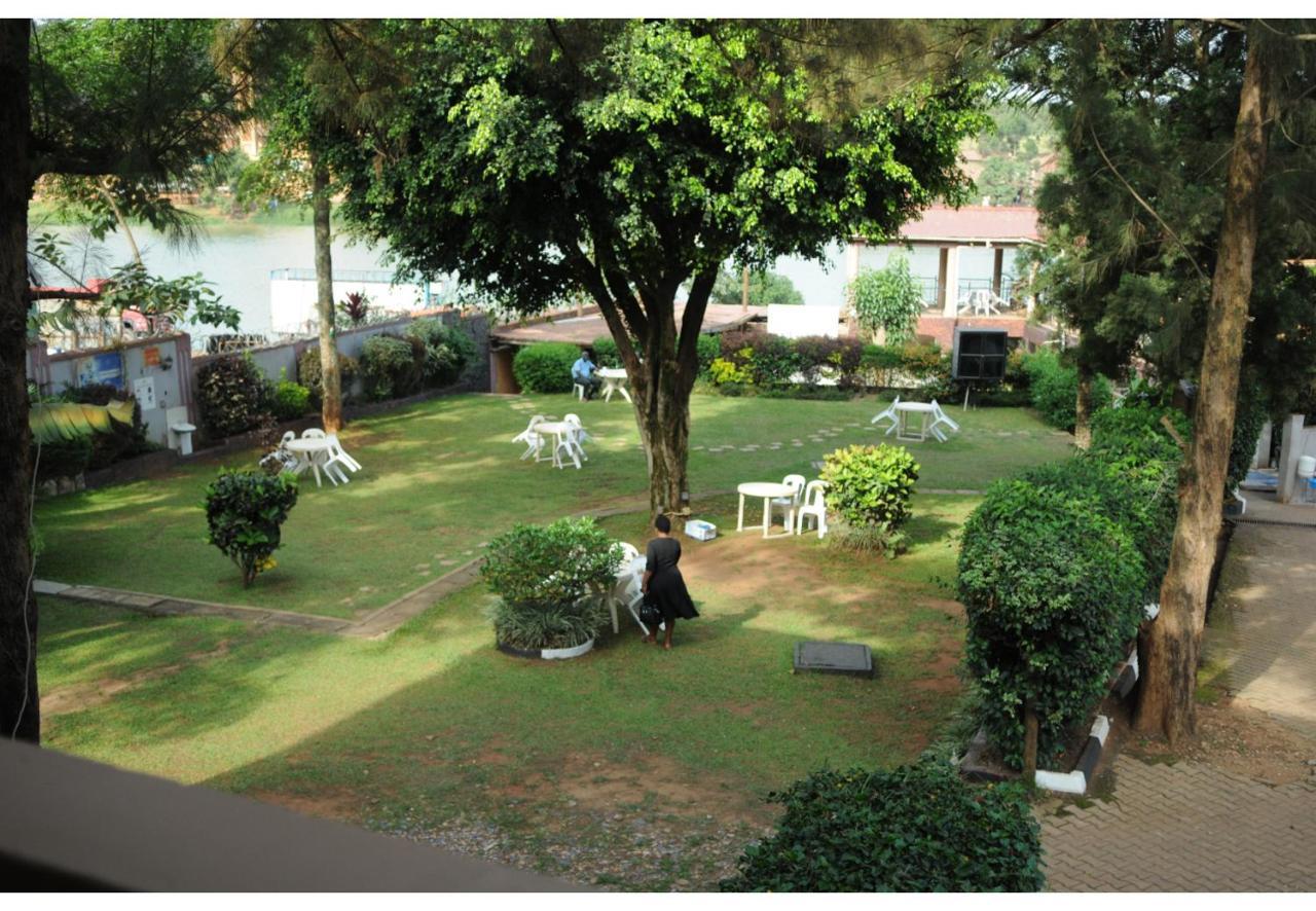 Royal Lake View Gardens Kampala Ngoại thất bức ảnh